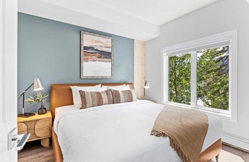 Golden Apartment | Scenic Riverstone 2BR w/Balcony + BBQ, Sleeps 6!