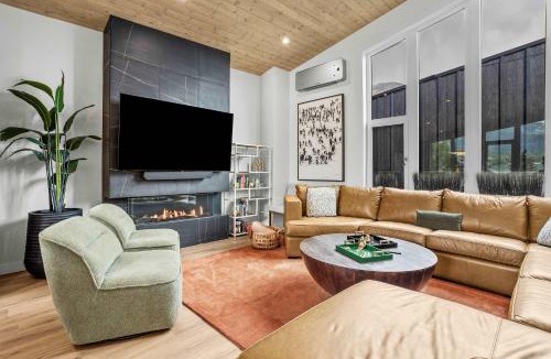 Teepee Town House | Scenic Views in a Luxurious Townhouse