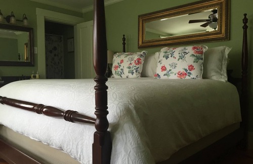 Ogunquit Bed & Breakfast | Scotch Hill Inn