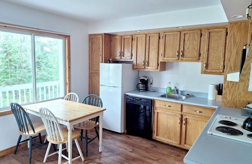 Ingonish Hotel | Sea Breeze Cottages And Motel