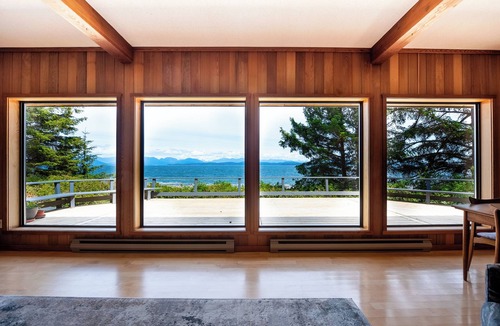 Quadra Island House | Sea Stone Quadra House