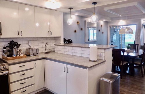 Regional District of Nanaimo Condo | Seaside Oasis - 1BDRM - Ocean View - Kitchen
