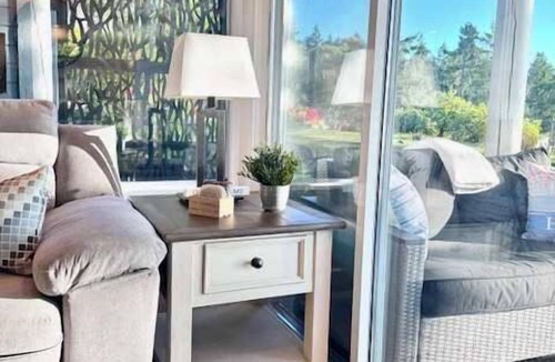 Regional District of Nanaimo Condo | Seaside Oasis - 1BDRM - Ocean View - Kitchen