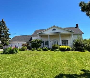 Stratford Bed & Breakfast | Seaview White House