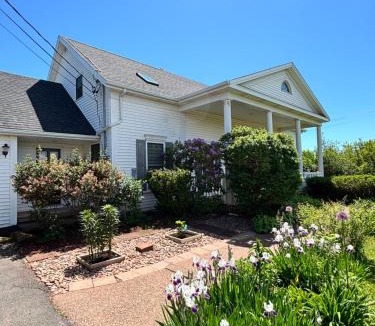 Stratford Bed & Breakfast | Seaview White House