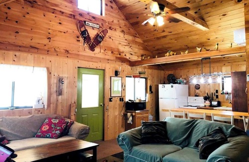 Burlington Cabin | Secluded Waterfront Cabin