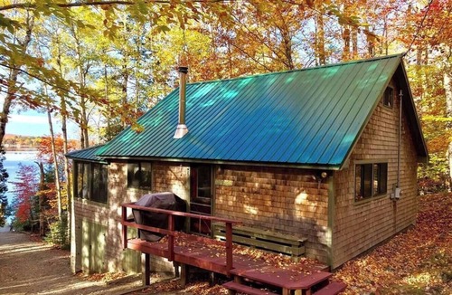 Burlington Cabin | Secluded Waterfront Cabin