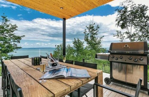 Saint-Joseph-de-la-Rive Ski Chalet | Secret Charlevoix - River View & Spa