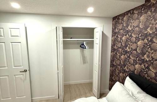 West Edmonton Apartment | Selah Suite