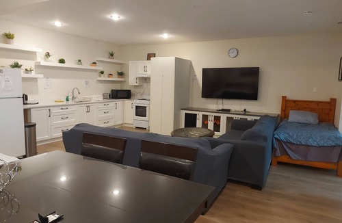 Newton House | Self Contained Guest Suite