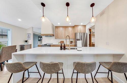 Saskatoon Downtown House | Selina's House - 2 Bed 2 Bath - Gordie Howe Arena - Beautiful Modern Build