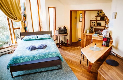 Galiano Bed & Breakfast | Sensational Sunrise Suite