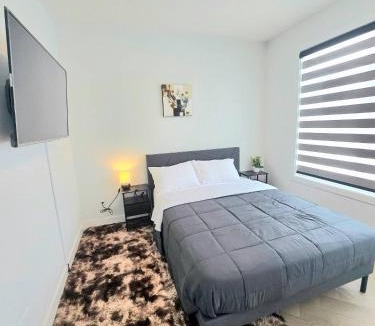 Southwest Edmonton House | Serene 3 Bedroom Home near YEG with Pool table