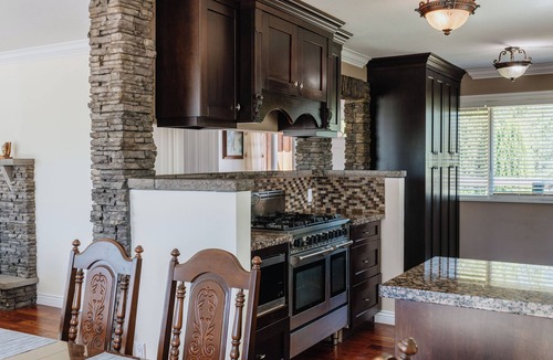 Hatzic Cabin | Serene 3BR Cabin on 8 Acre Farm