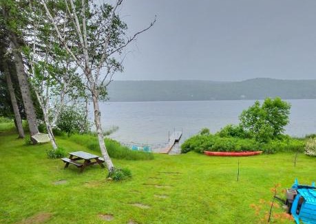 Riviere-Rouge Ski Chalet | Serene Lakefront Cottage Escape