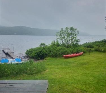 Riviere-Rouge Ski Chalet | Serene Lakefront Cottage Escape