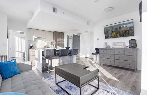 Surrey Apartment | Serene Surrey Suite in Surrey