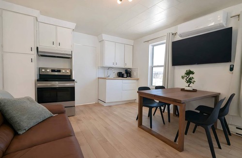 Saint-Tite-des-Caps Ski Chalet | Shack Cozy with Spa, near Massif Charlevoix & MSA