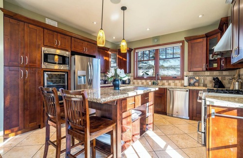 Craigleith Cottage | Shale Beach House - 5 mins to Blue Mountain Village!