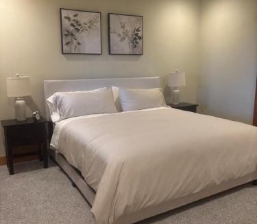 Shawnigan Lake Bed & Breakfast | Shawnigan Hills Guest Suite