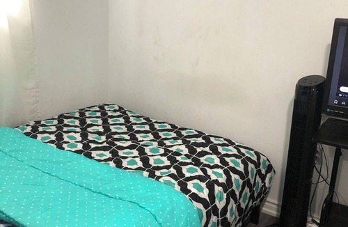 Pickering House | SHB01-Cozy Holiday Home