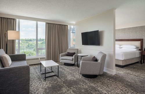 Saskatoon Downtown Hotel | Sheraton Cavalier Saskatoon Hotel