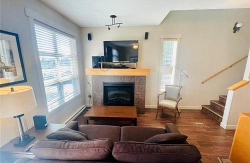 Sooke House | Sheringham Townhouse - Pet Friendly Sooke Rental