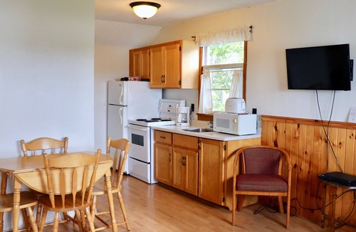 Green Gables Other | Shining Waters Cottages