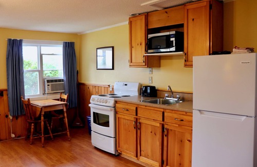 Green Gables Other | Shining Waters Cottages