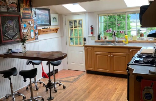 Cowichan Bay House | Shipwreck cove