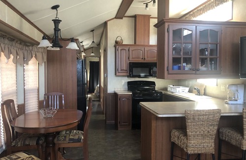 Blind Bay Resort | Shuswap 3 Bedroom Cottage with lake access