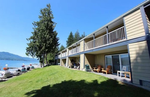 Anglemont House | Shuswap Lakefront Condo