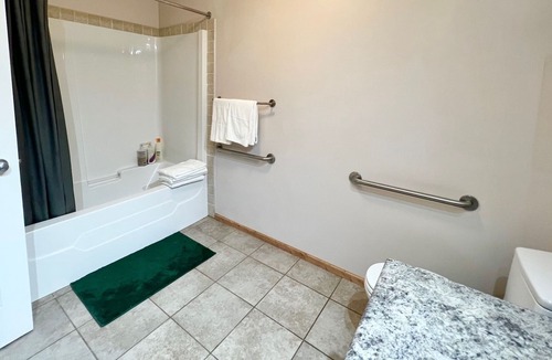 Magna bay Cabin | Shuswap Lodge at Crowfoot Mountain