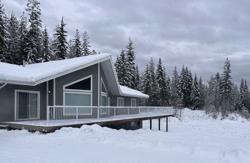 Magna bay Cabin | Shuswap Lodge at Crowfoot Mountain