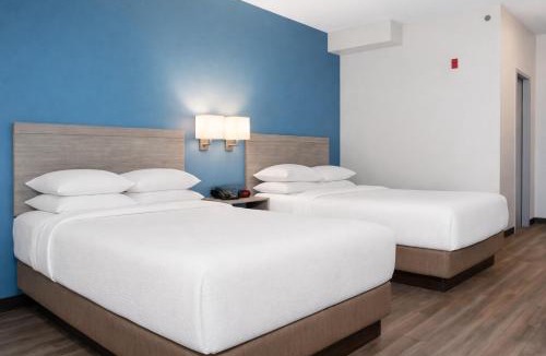 Hamilton Hotel | Signature Stay Inn & Suites - Downtown Hamilton