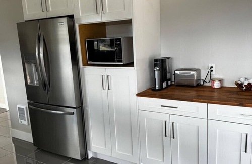 Creston House | Silver Oak Luxe Stay | King Bed | Retreat
