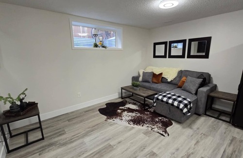 Silverado House | Silverado Cozy Basement Suite