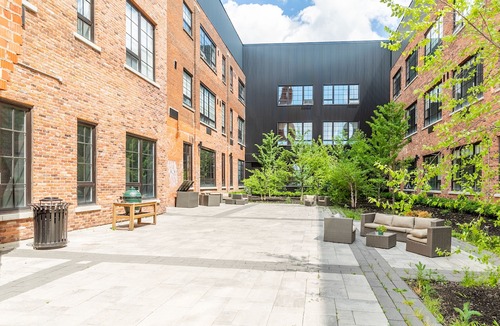 Kirkendall North Hotel | Simply Comfort. Dundurn Lofts