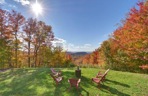 Saint-Faustin-Lac-Carre House | Ski-in/Car-out, HOT TUB with Amazing sunset view