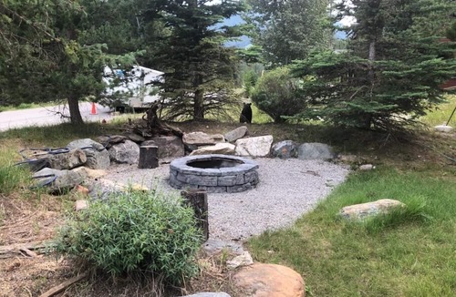 East Kootenay House | Ski In Panorama Cabin with 4 bedrooms and Private Hot tub