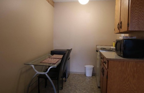 Regional District of Nanaimo Hotel | Skylite Motel