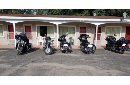 Gravenhurst Hotel | Skyways Motel Muskoka Gravenhurst ON 11