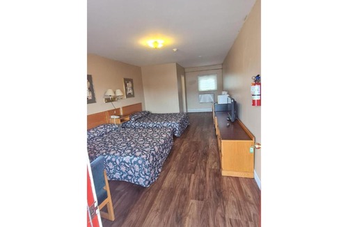 Gravenhurst Hotel | Skyways Motel Muskoka Gravenhurst ON 11