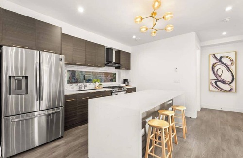 Marpole House | Sleek & Chic 4BR Contemporary Home in Vancouver