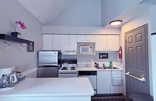 Craigleith Apartment | Slopeside Loft @ North Creek Resort