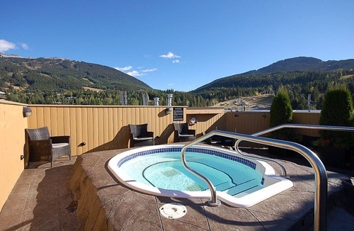 Whistler Village Apartment | Slopeside suite with Fireplace and Views
