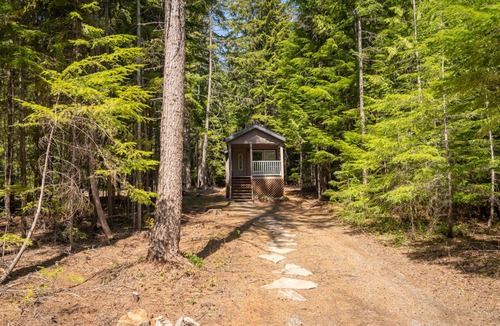 Meadow Creek Cabin | Small, private, affordable and surrounded by nature in Meadow Creek