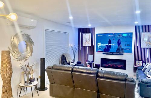 Dieppe House | Smart 4BR Comfort Suite Massage Chair YQM Airport