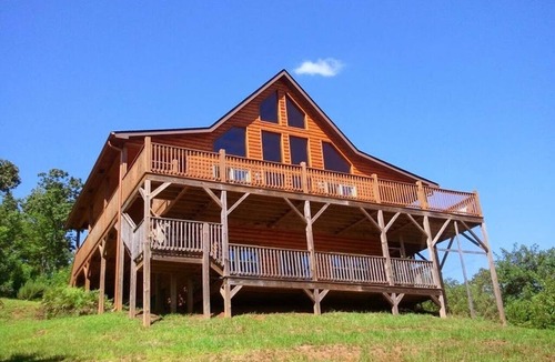 Unaka Ski Chalet | Smokies View - private chalet with mountain views