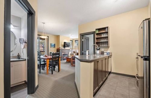 Panorama Apartment | Snowy Lodge | Ski-In/Out | Upper Village | Pets Ok